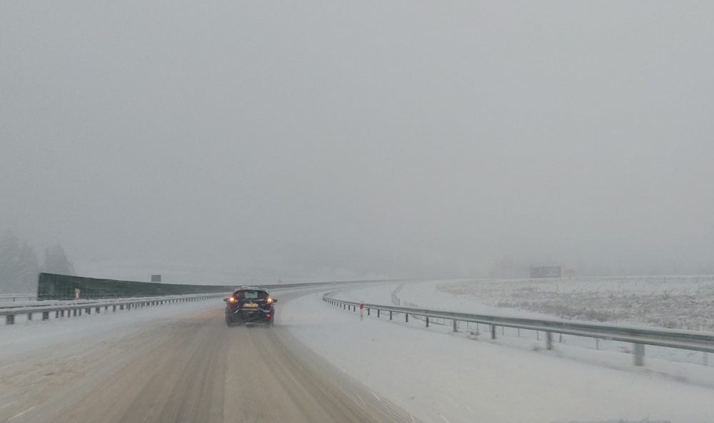 Fatalne warunki na drogach. Czy zima znowu zaskoczyła drogowców?