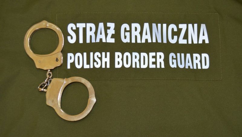 Polacy usłyszeli zarzuty za podrabianie dokumentów