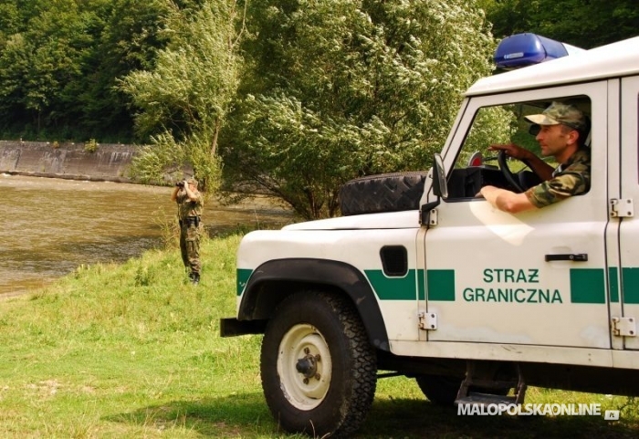 Sześć osób oskarżonych o handel narkotykami i bronią