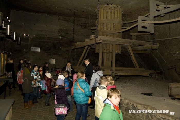 Podchody 135 m pod ziemią z cyklu "Mama, tata i ja"