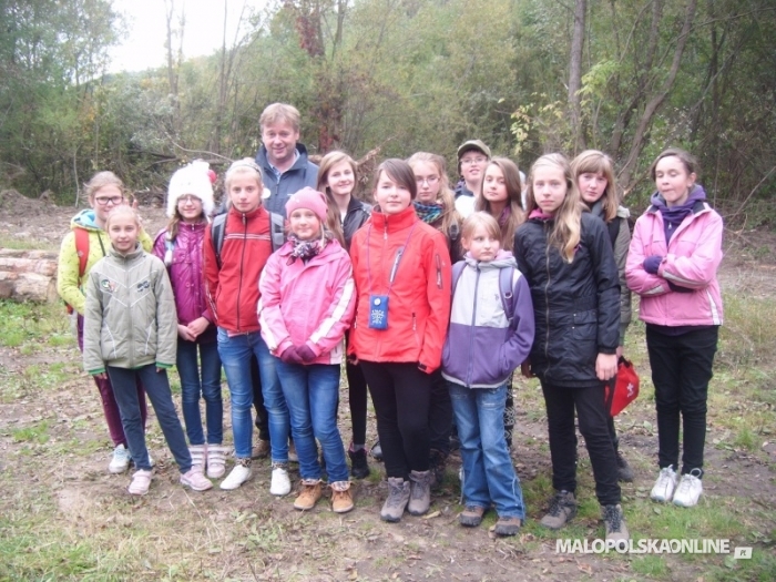 Rajd "Szlakami Partyzantów. "Przy ognisku zasiadły wspomnienia, dziejów kraju uczą nas..." (zdjęcia)