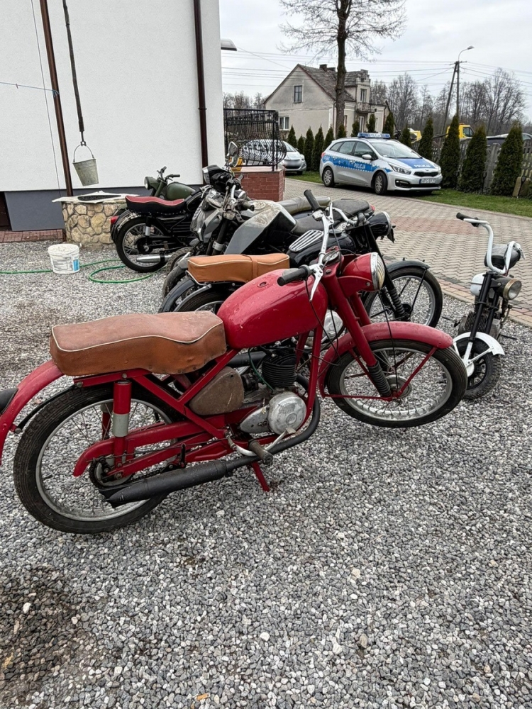 Rozbita szajka włamywaczy. Działali w trzech województwach i siali postrach wśród mieszkańców