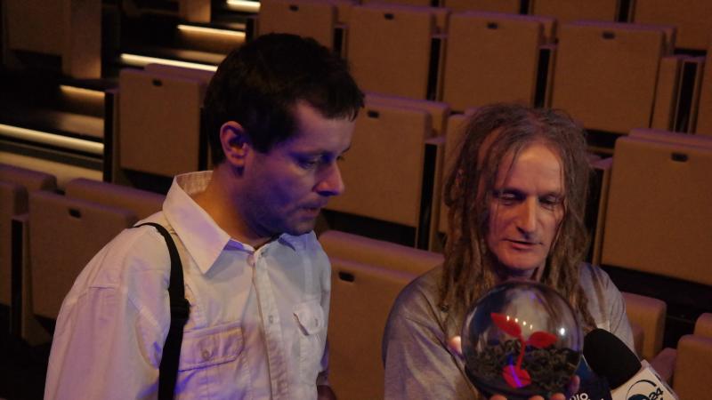 Roman Honet i Jacek Podsiadło zostali ex aequo laureatami przyznanej po raz trzeci Nagrody im. Wisławy Szymborskiej