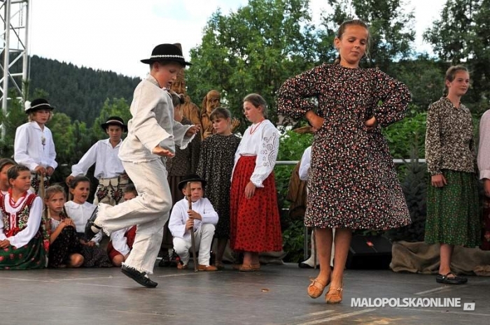 W Wiosce Festiwalowej wystąpili mali górale (zdjęcia)