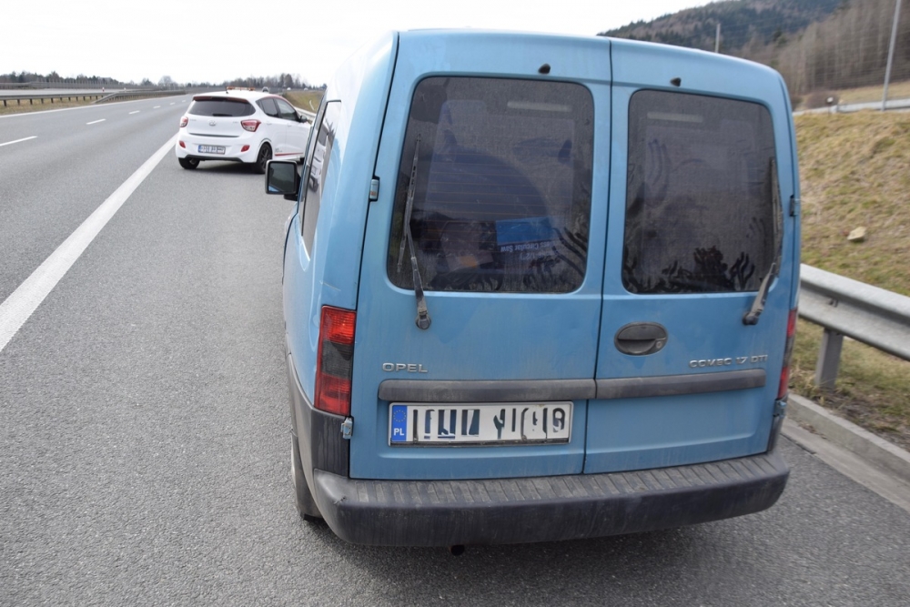 Ponad 3 promile za kierownicą. Skrajnie nieodpowiedzialny kierowca zatrzymany na Zakopiance