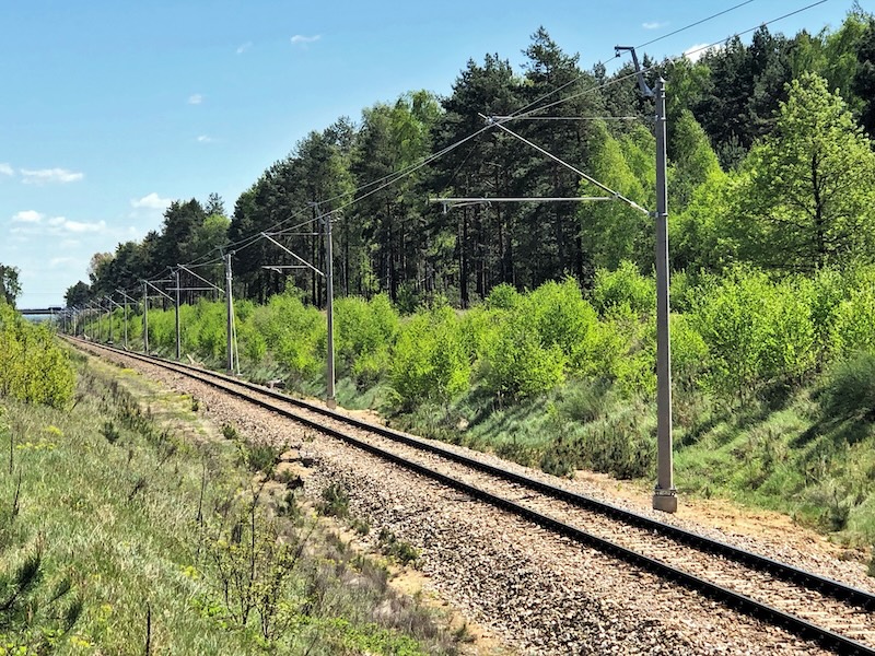 Tor i sieć trakcyjna na odcinku Radom - Radzice, fot. Sebastian Stróżyk