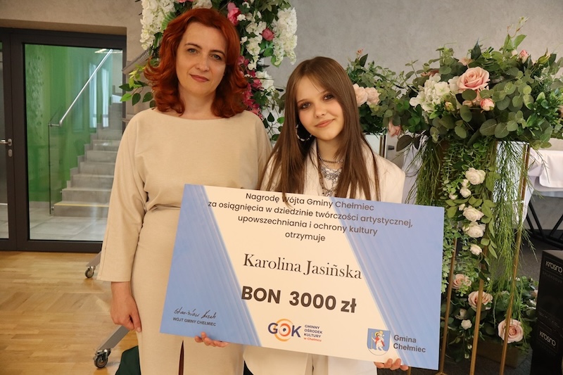 Karolina Jasińska, uczestniczka The Voice Kids, z Nagrodą Wójta Gminy Chełmiec