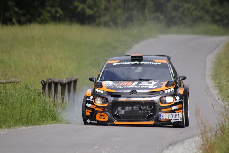 Rajd po busa! Valvoline Rajd Małopolski jedzie dla OREW w Tarnawie Górnej