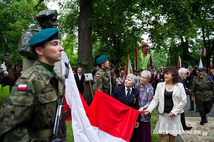 Kraków: pomnik generała Stanisława Maczka odsłonięty (zdjęcia)