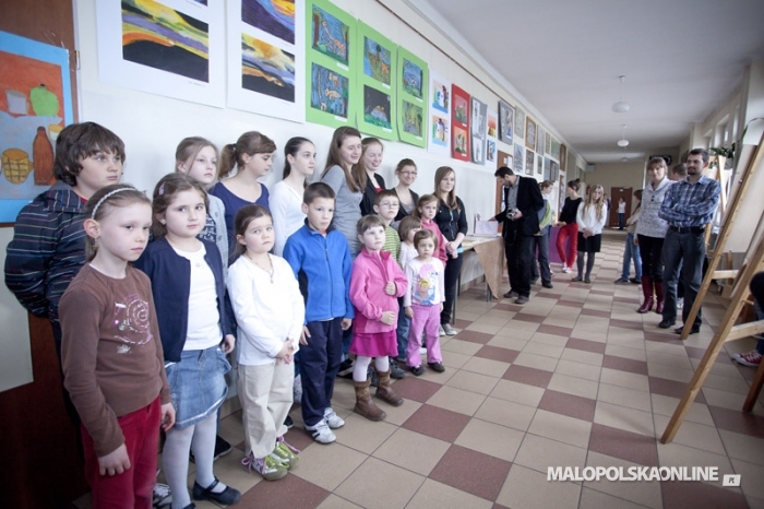 Wystawa rysunku i malarstwa z Pracowni Plastycznej Tęcza (zdjęcia)