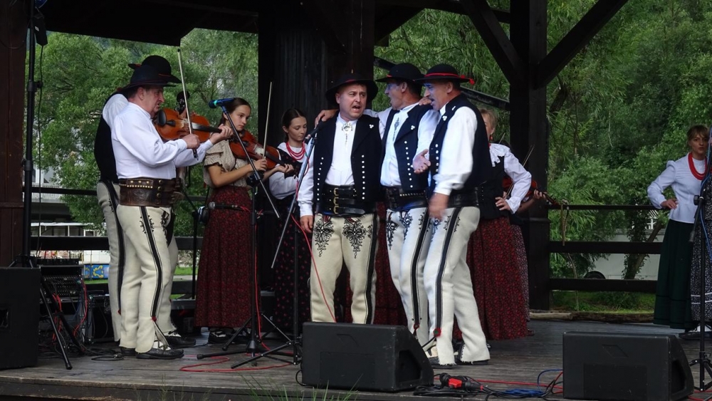 Jarmark Krościeński przyciągnął tłumy. Folklor i Future Folk porwały publiczność (zdjęcia)