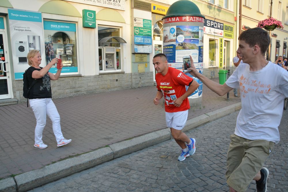 Sebastian Bibro biegnie dookoła Tatr (zdjęcia)