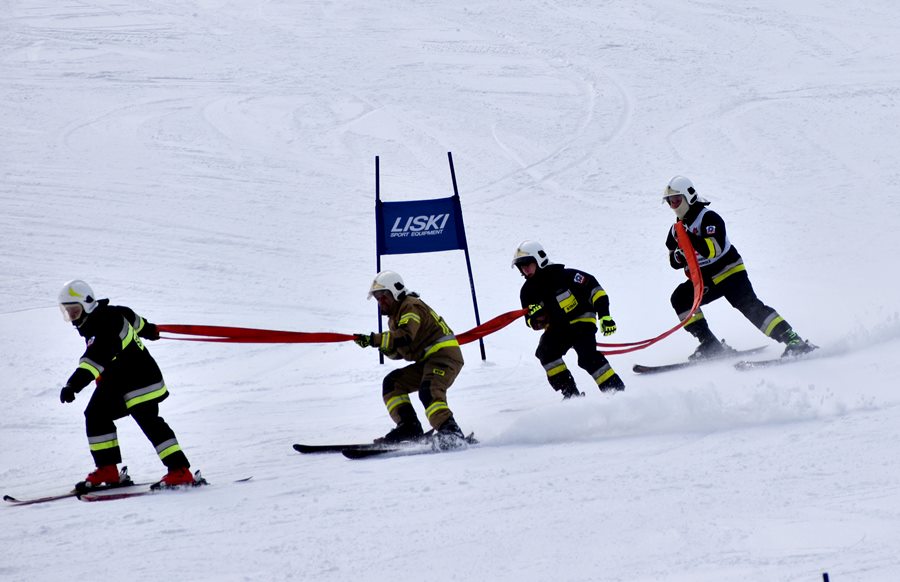 Ogólnopolskie Mistrzostwa Strażaków OSP w narciarstwie alpejskim i snowboardzie (zdjęcia)