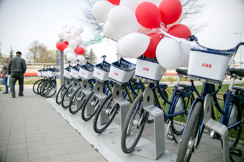 ABB ze stacją rowerów Wavelo 