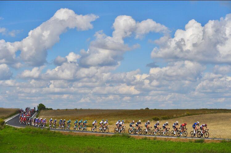 Tour de Pologne 2021: Phil Bauhaus wygrał pierwszy etap z Lublina do Chełma. Polacy pokazali moc