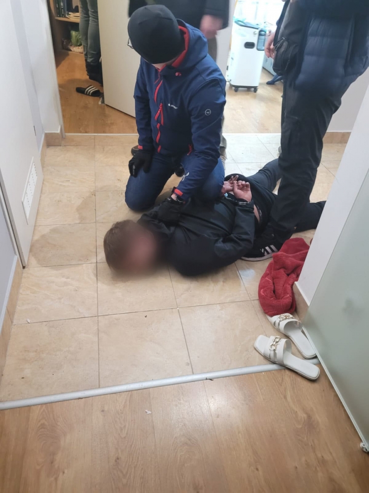 Poszukiwany za narkotyki, nielegalną broń i porwanie w rękach