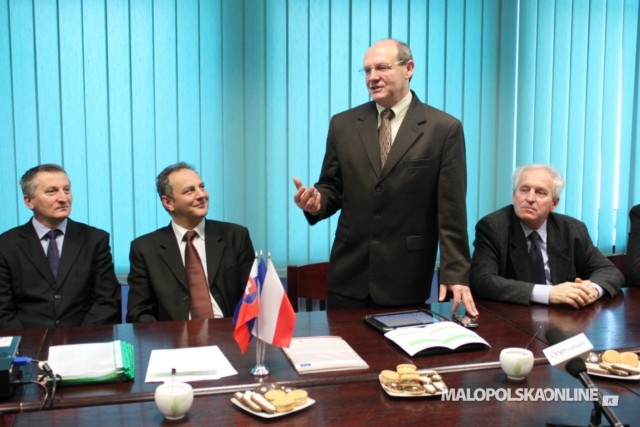 Polacy i Słowacy budują wspólnie drogi w Pieninach