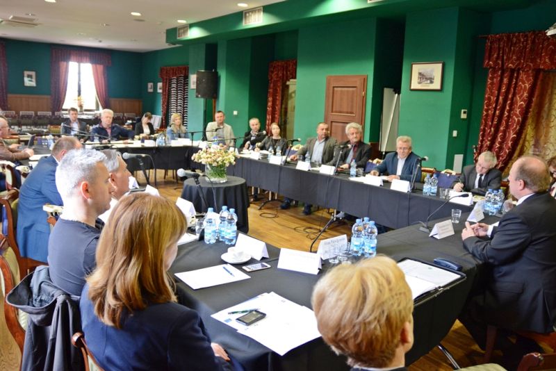 W Małopolsce trwają konsultacje Regionalnego Planu Działań na rzecz Zatrudnienia 2016