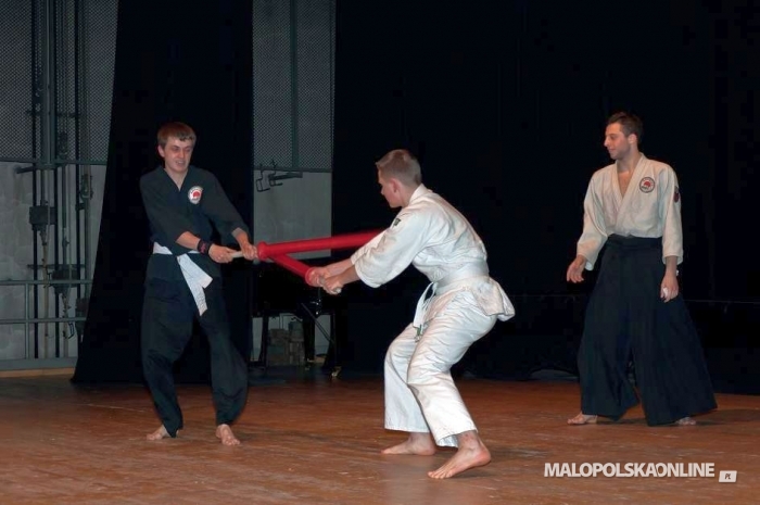 Turniej Ken-Jitsu. Puchar prezesa S.K.K.F Akyama zdobyła drużyna Prywatnego LO (zdjęcia)