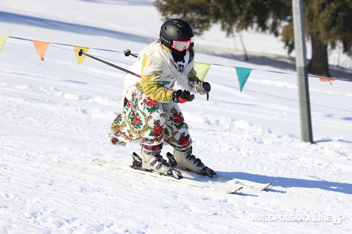 XVIII Karnawał na śniegu, czyli tradycyjna zabawa na stoku (zdjęcia)