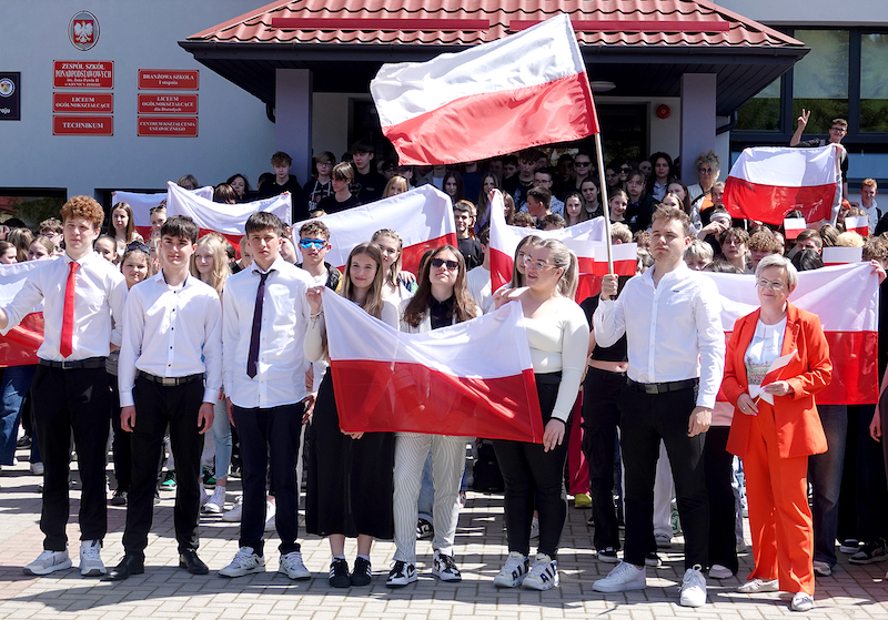 Uczymy młodych ludzi szacunku do polskiej flagi (zdjęcia)