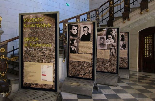 Wystawa „Młodość Karola Wojtyły. Droga do Kapłaństwa”