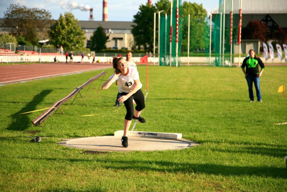 Mistrzostwa Województwa Małopolskiego Juniorów i Juniorów Młodszych w Lekkoatletyce. 10 medali zawodników UKS „Gimpel” Nowy Targ (zdjęcia)