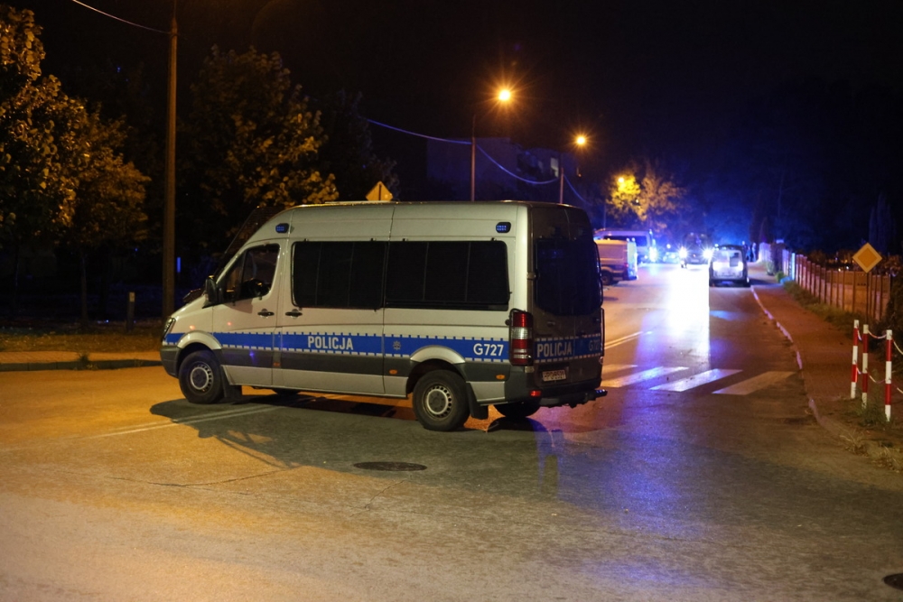 Strzały w Bukownie. 52-latek zatrzymany, jedna z ofiar nie żyje (video)