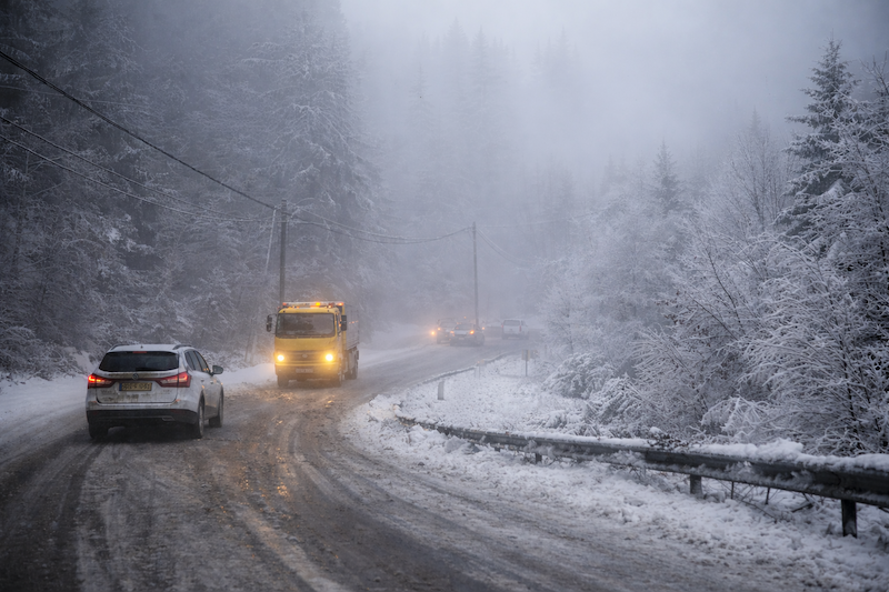 Gołoledź, mgły a w górach silny wiatr