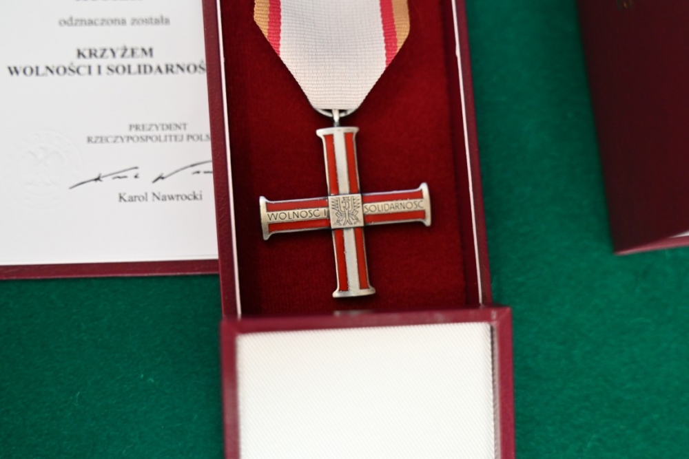 Krzyże Wolności i Solidarności wręczone . Uhonorowano 14 działaczy opozycji (zdjęcia)
