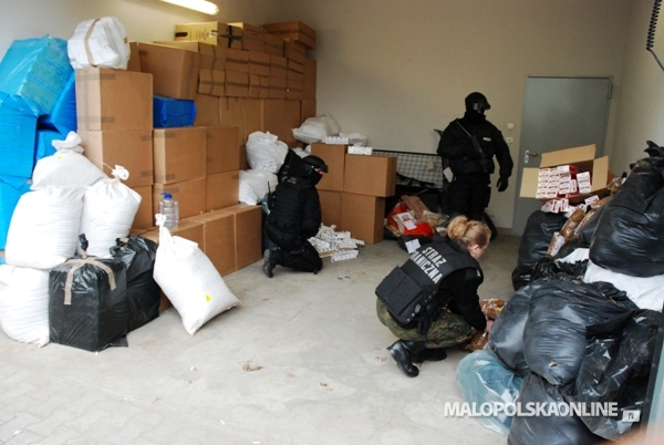 Kraków: przemycili papierosy warte 2 miliony złotych