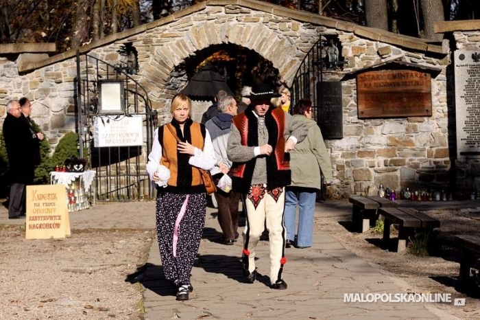 Zakopane: Zaduszkowa Kwesta na Rzecz Ratowania Zabytkowych Nagrobków (zdj.)