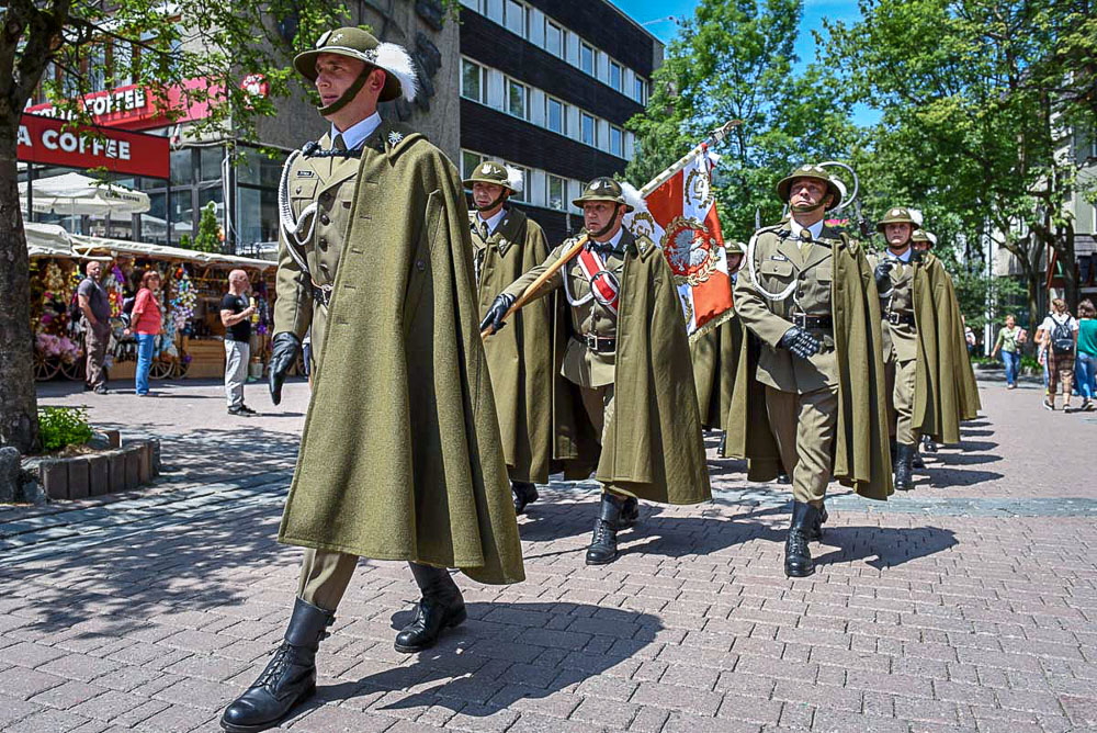 Podhalańczycy złożyli kwiaty pod pomnikiem gen. Galicy w Zakopanem (zdjęcia)