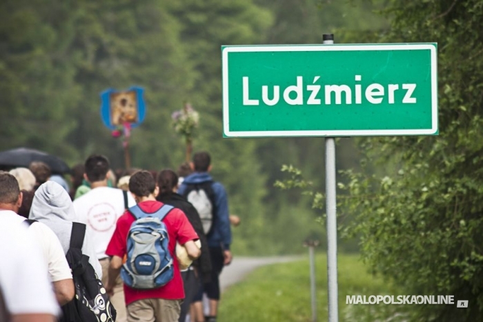 "Sursum Corda" - pielgrzymka w deszczu (zdjęcia)