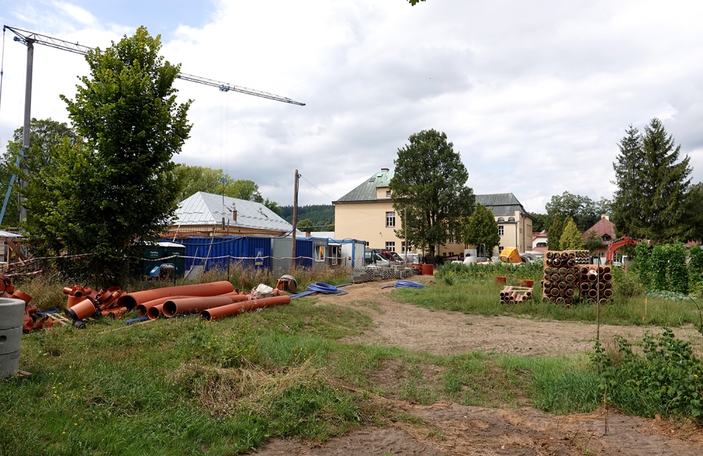 Burmistrz chce wybudować basen na działce powiatowej (zdjęcia)