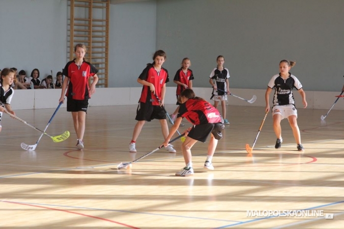 Unihokej. Pierwszy turniej eliminacyjny w kategorii młodziczek wygrywa Trzebinia (zdjęcia)