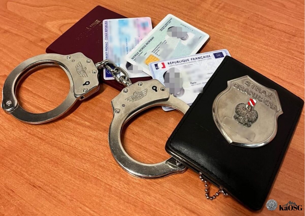 Podwójna odprawa i fałszywe dokumenty