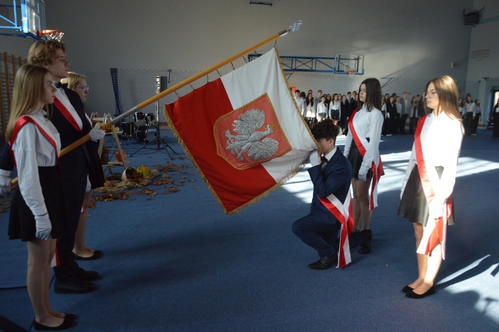LO w Starym Sączu: ślubowanie pierwszoklasistów